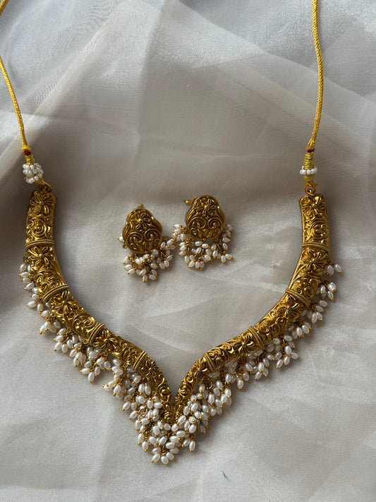 Rutvi Necklace Set