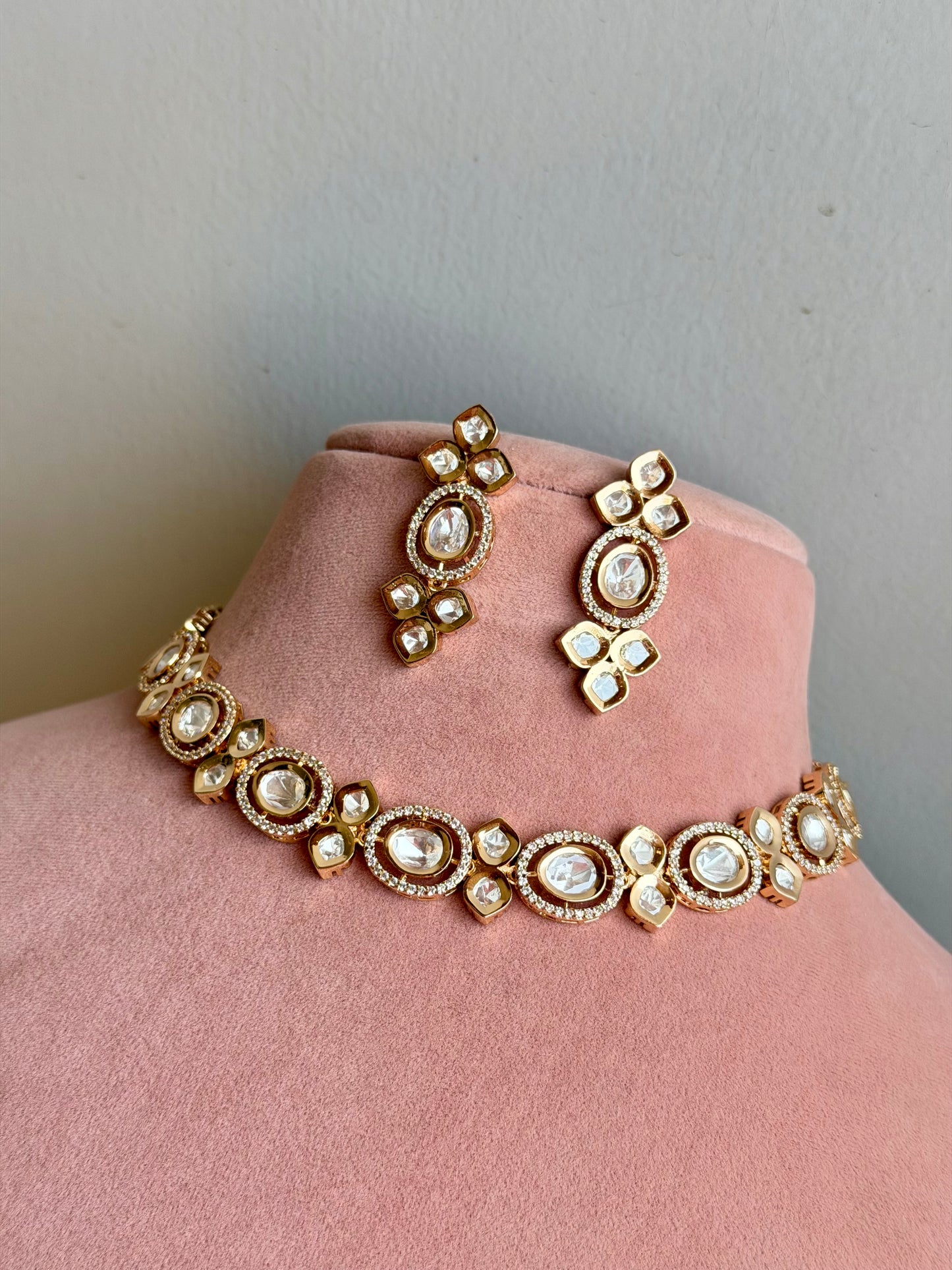 Mahrin Choker Set
