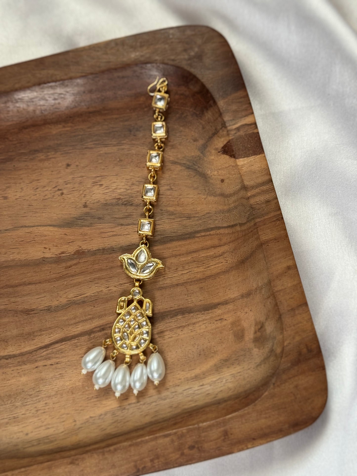Kundan Tika