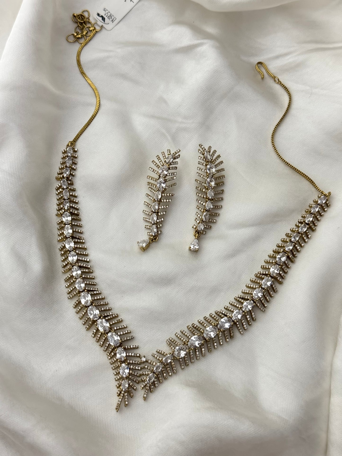 Asmira Choker Set