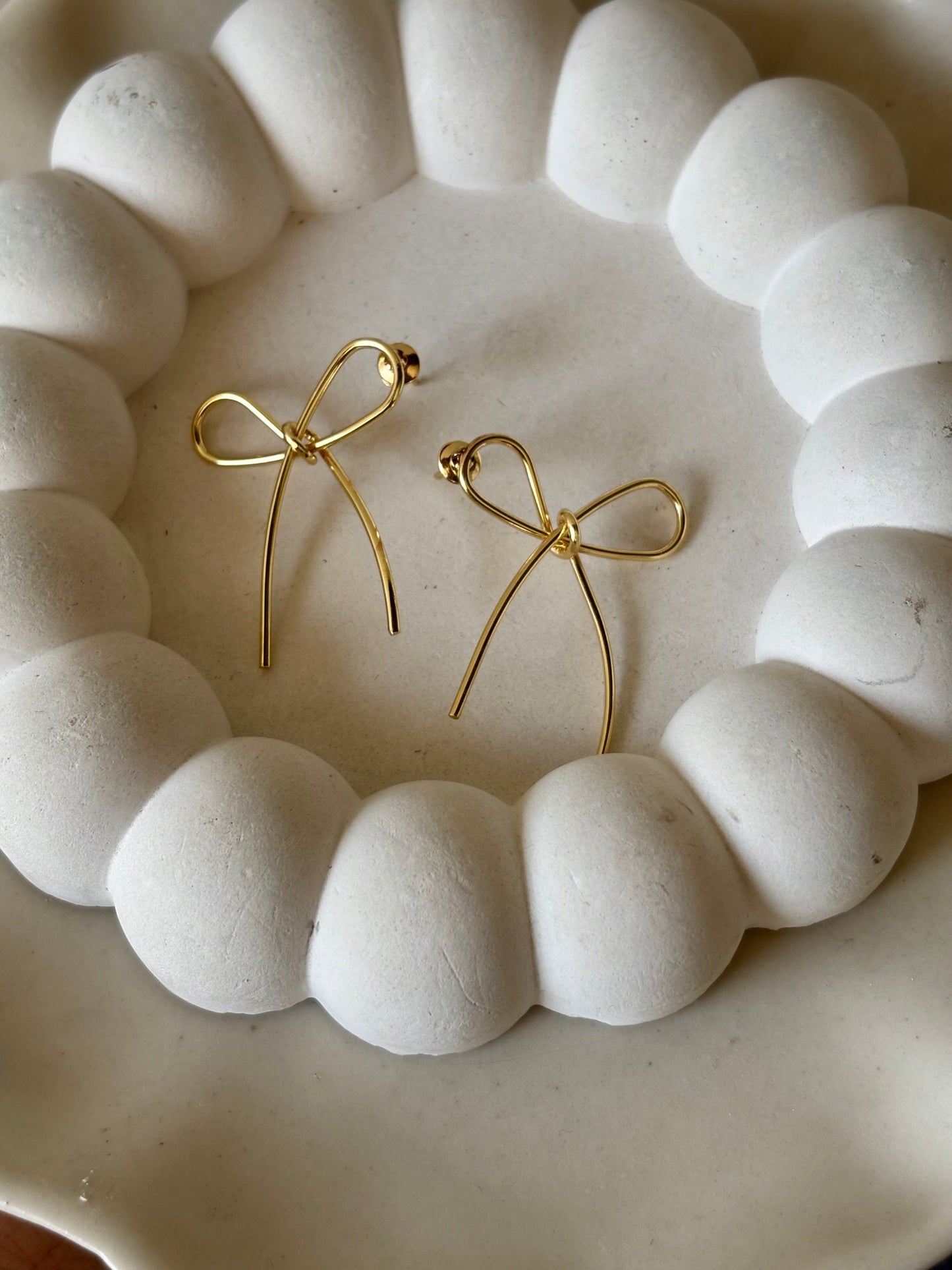 Dainty Bow Hoops