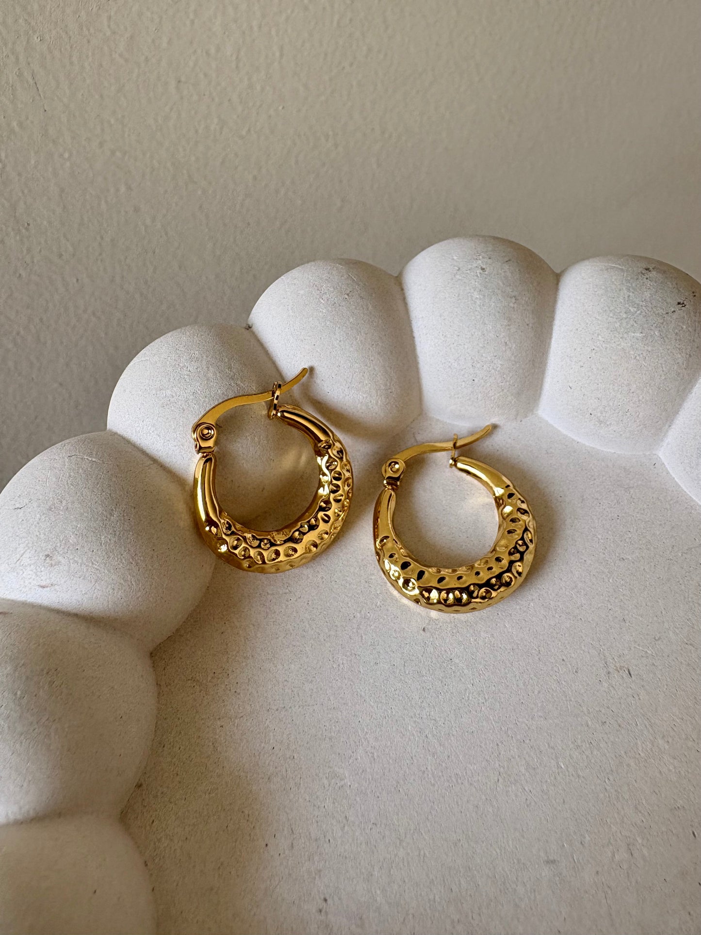 Decorous Hoops