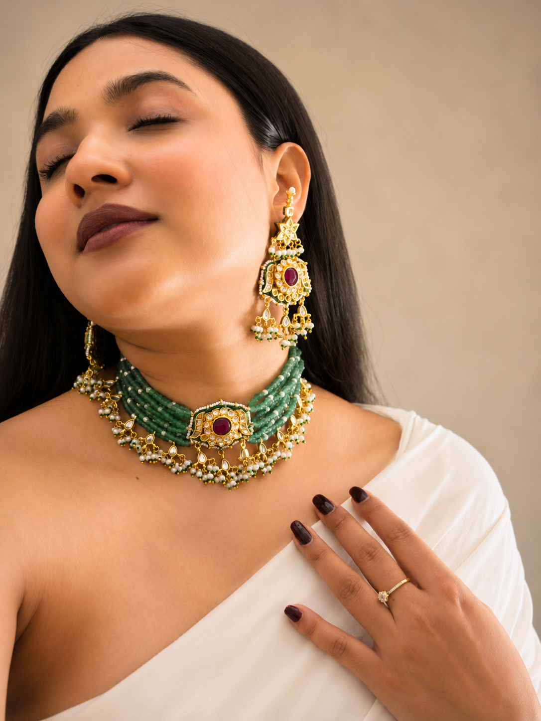 Aaina Choker Set