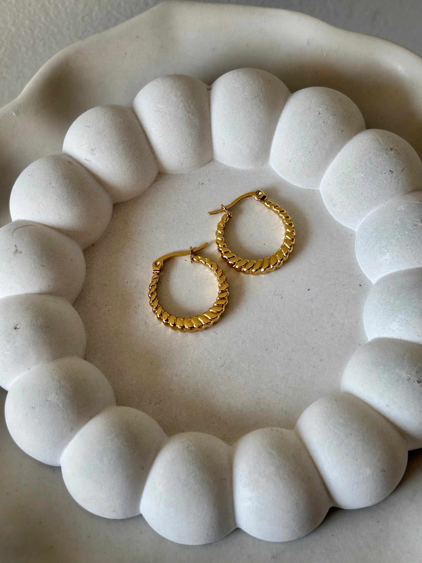 Dainty Hoops