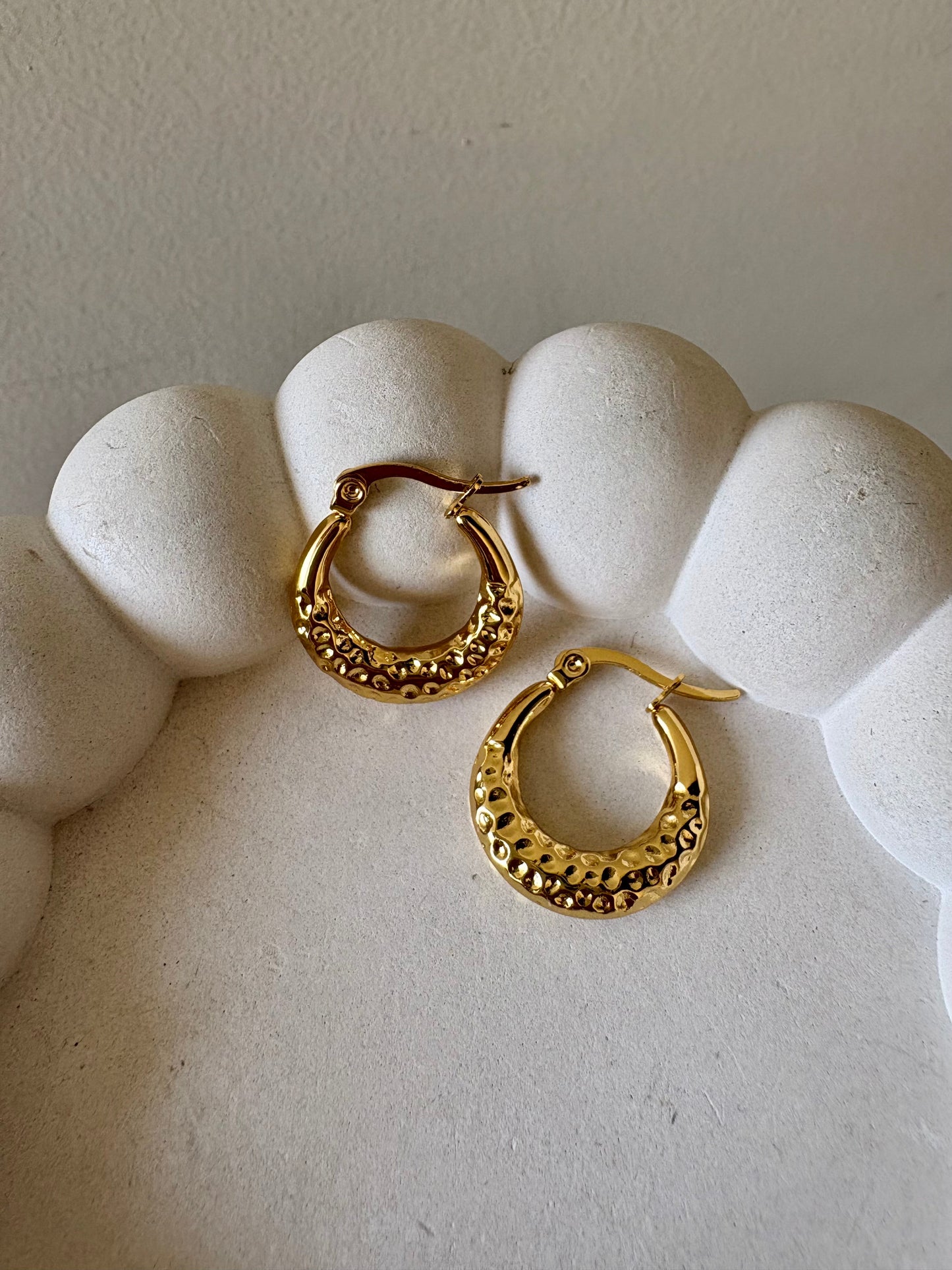 Decorous Hoops
