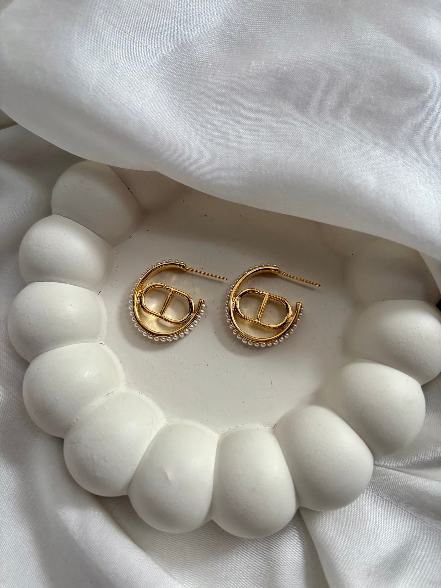 CD Pearl Hoops