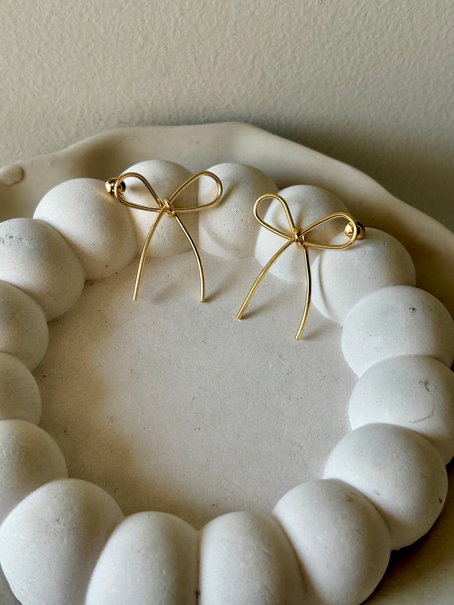 Dainty Bow Hoops