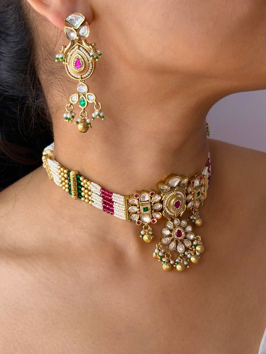 Baisa Necklace Set