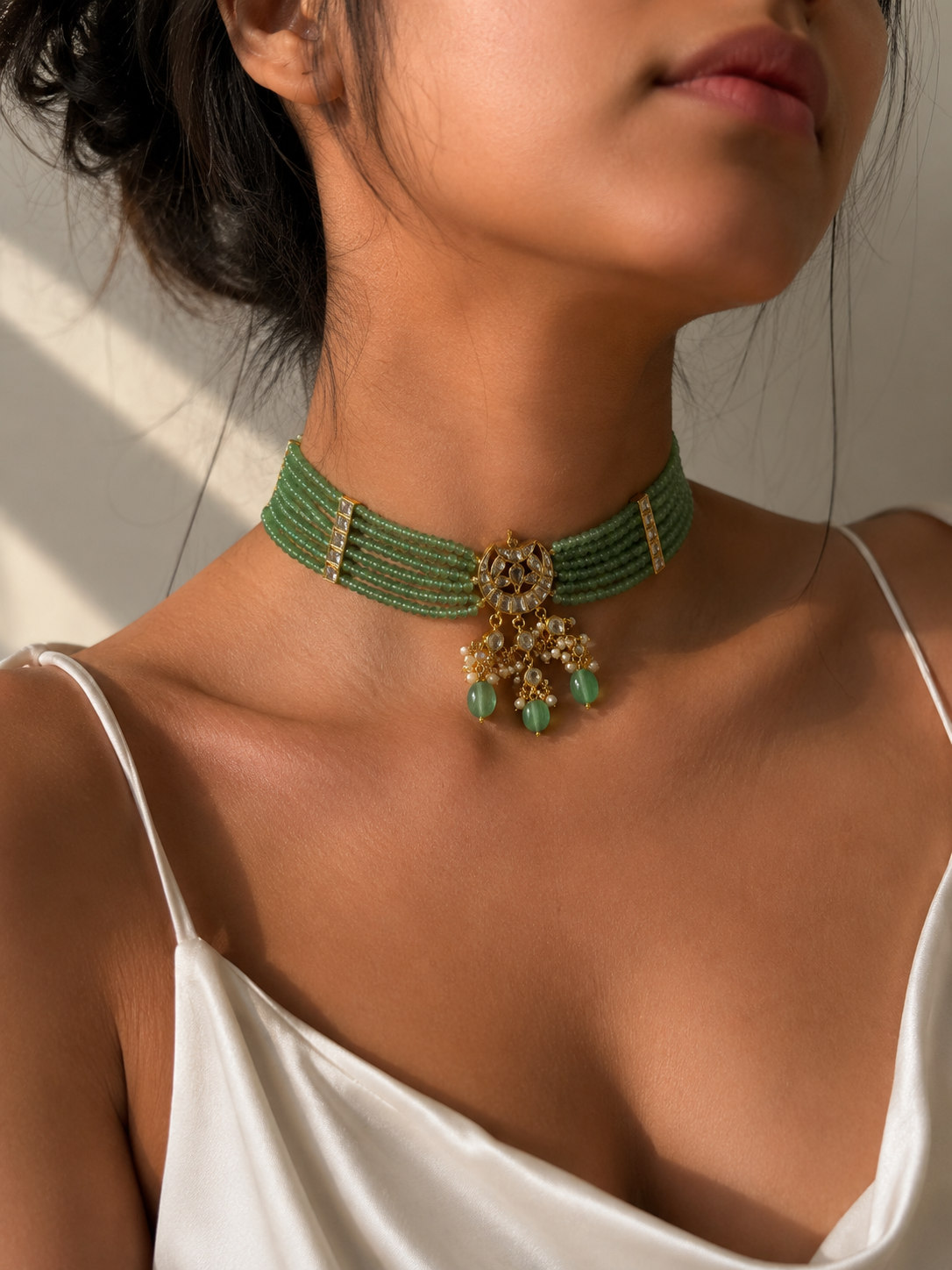 Avinya Choker Set
