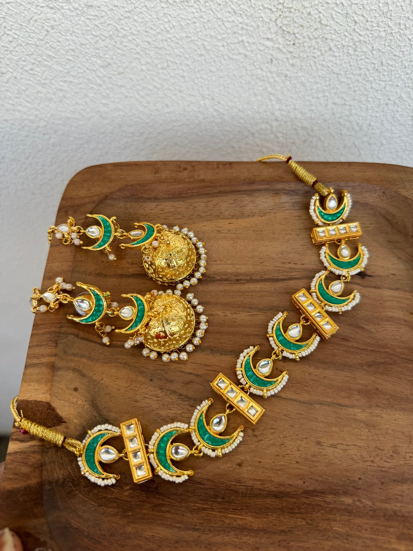 Roshan Choker Set