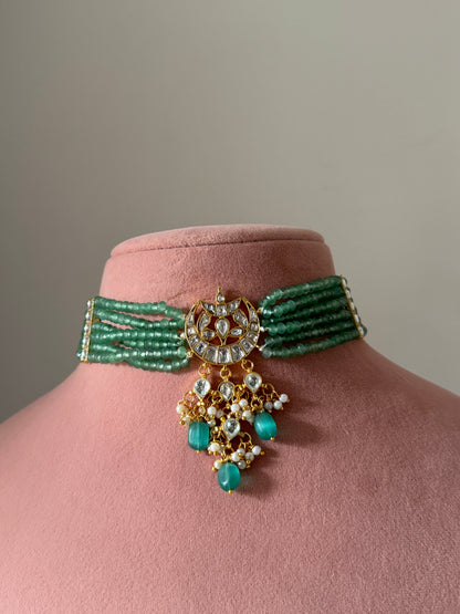 Avinya Choker Set