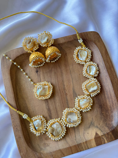 Mahnoor Choker Set