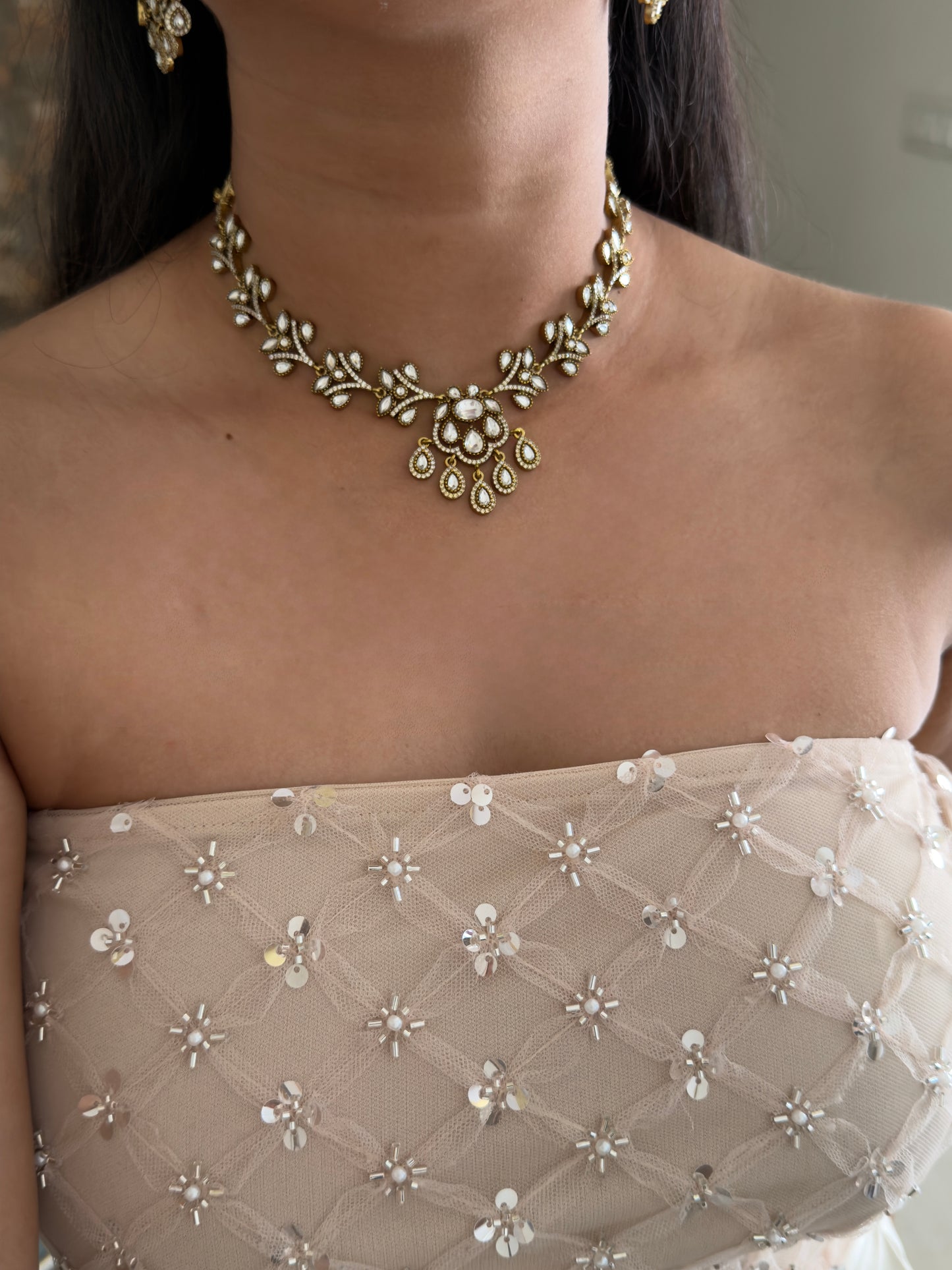 Baani Choker