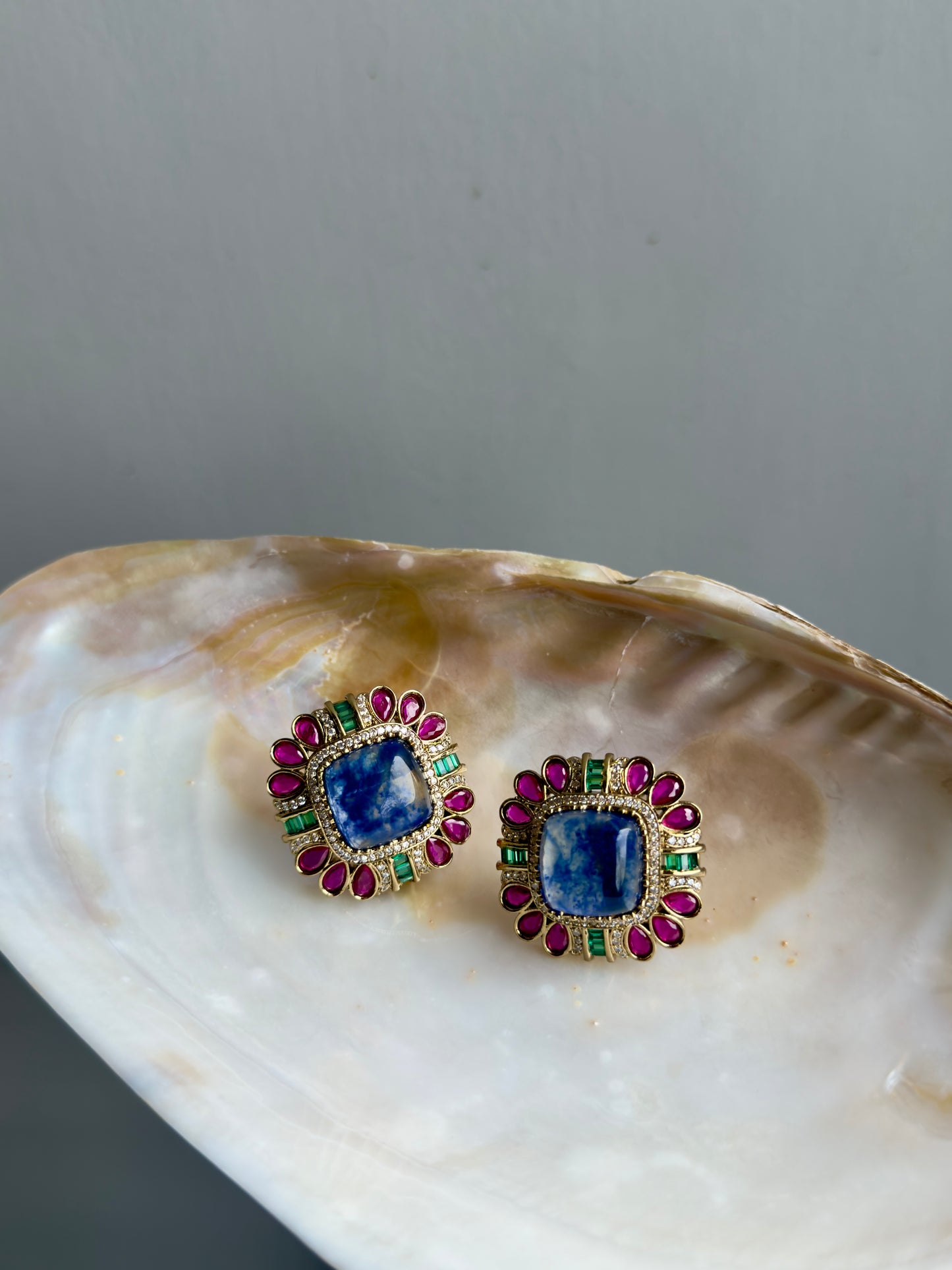Anoor Studs