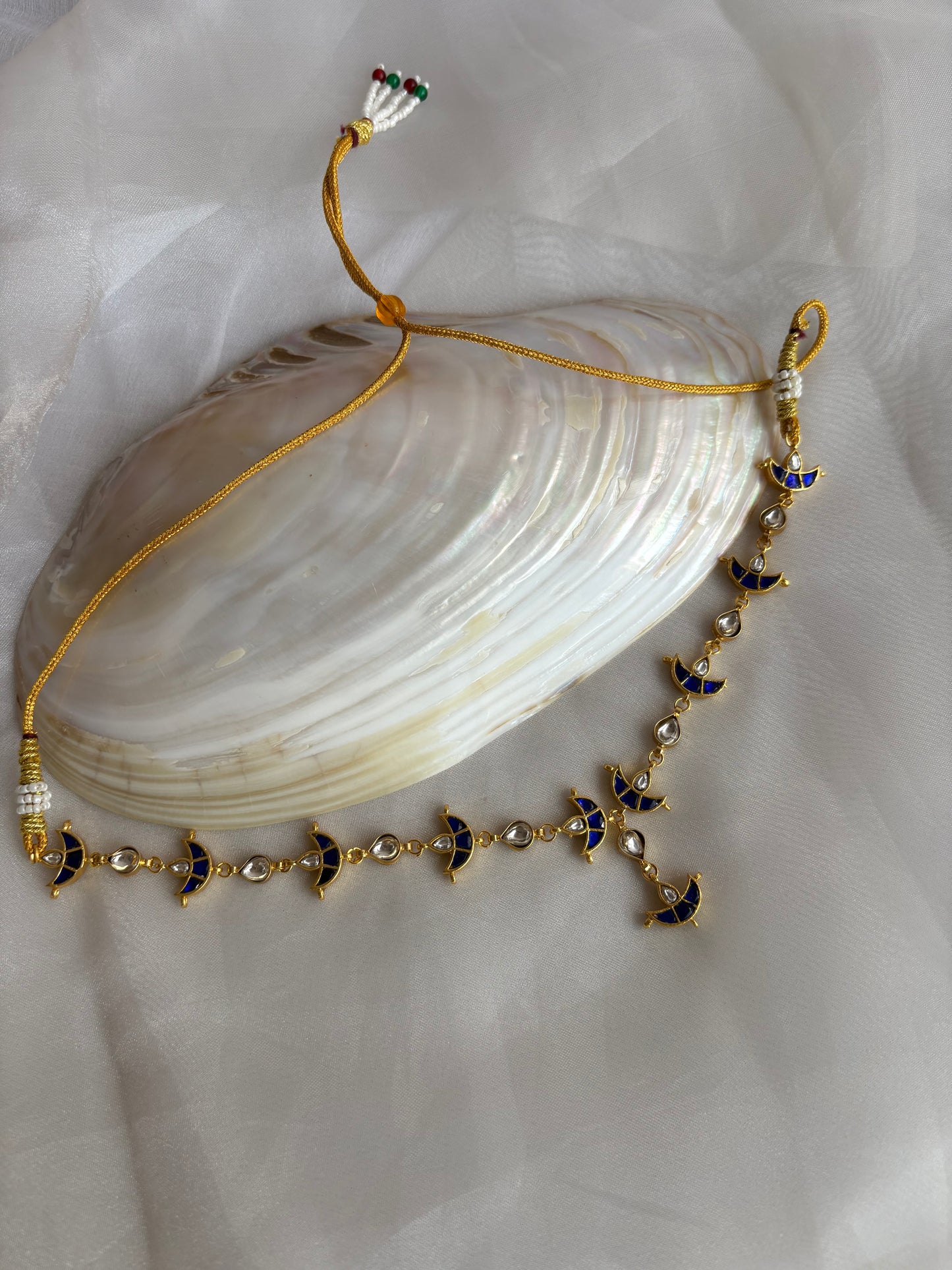 Minimal Blue Chand Choker