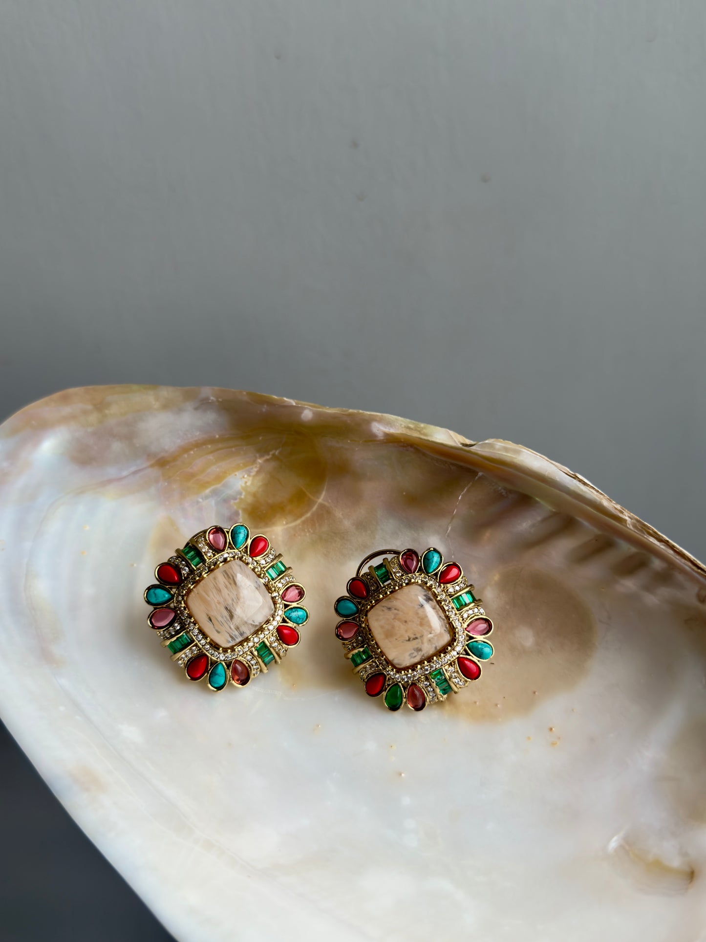 Anoor Studs