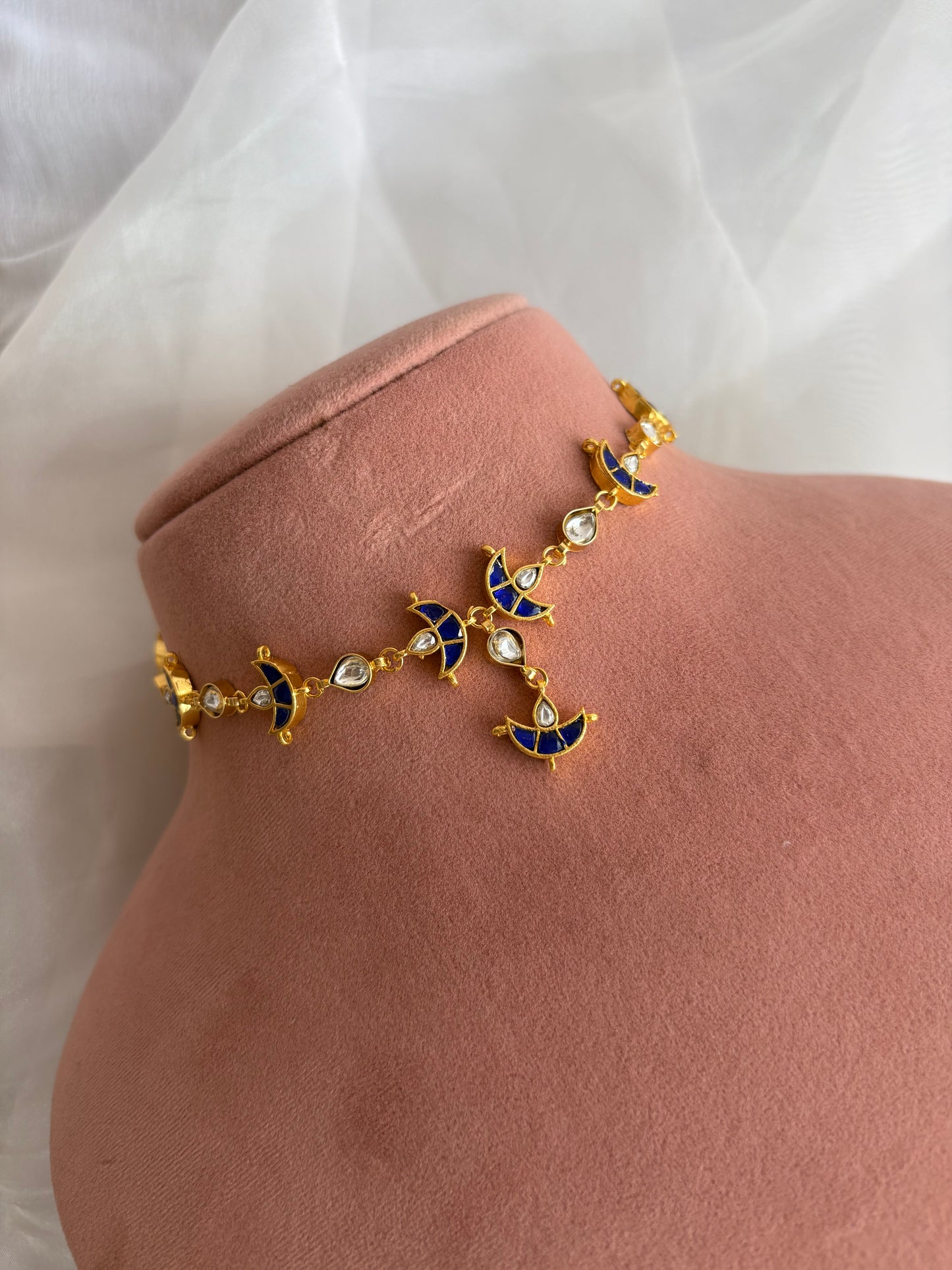 Minimal Blue Chand Choker
