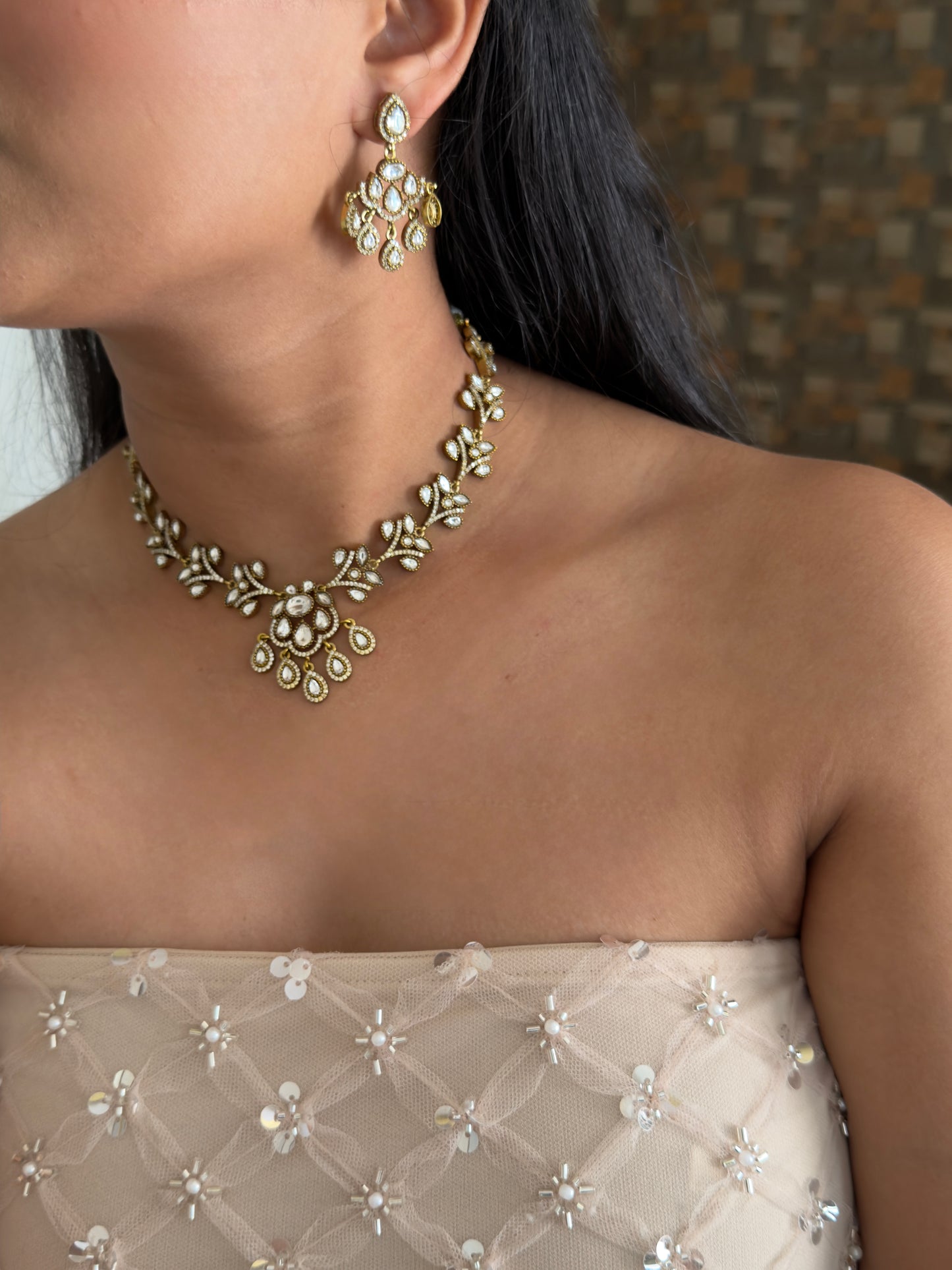 Baani Choker