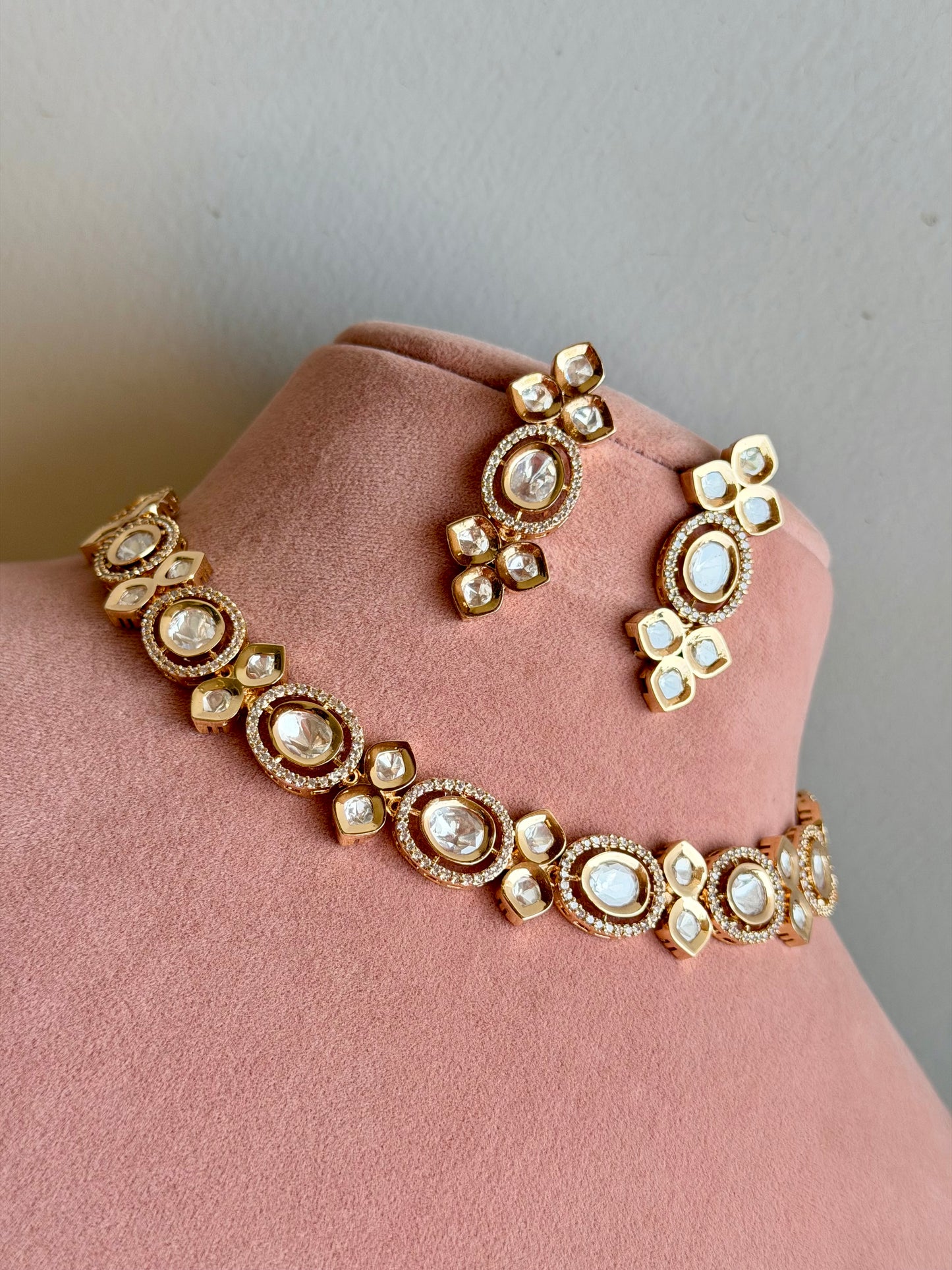 Mahrin Choker Set