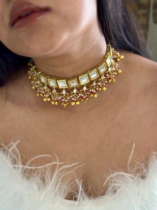 Laal Tara Choker