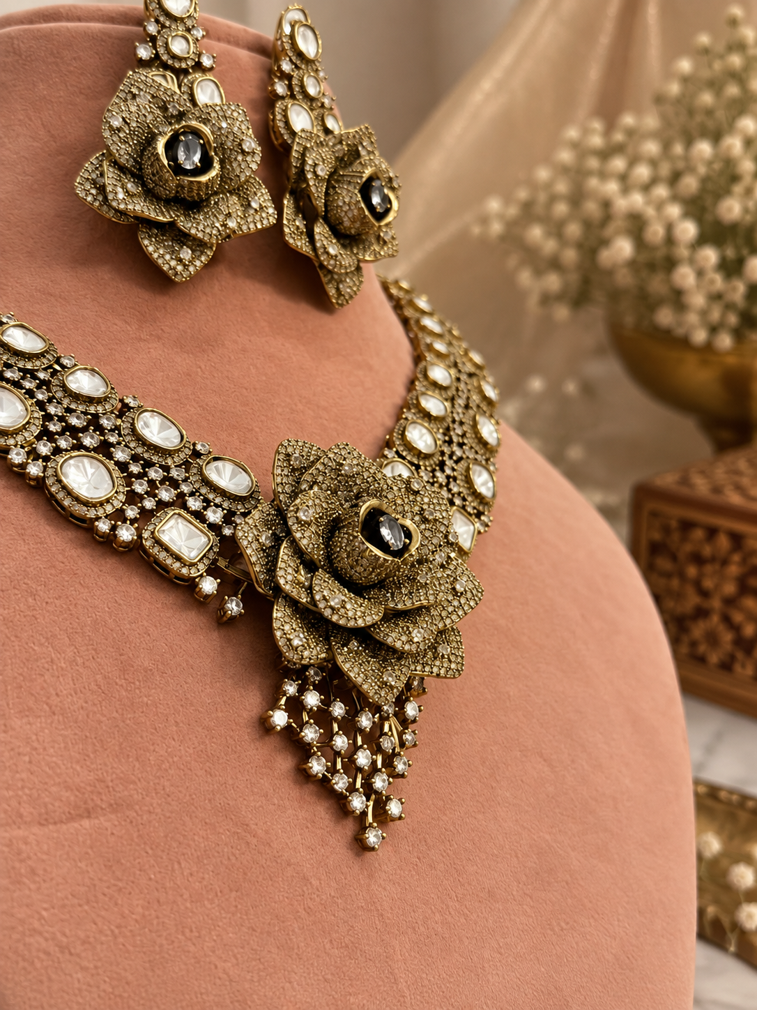 Zareen Gul Necklcae Set
