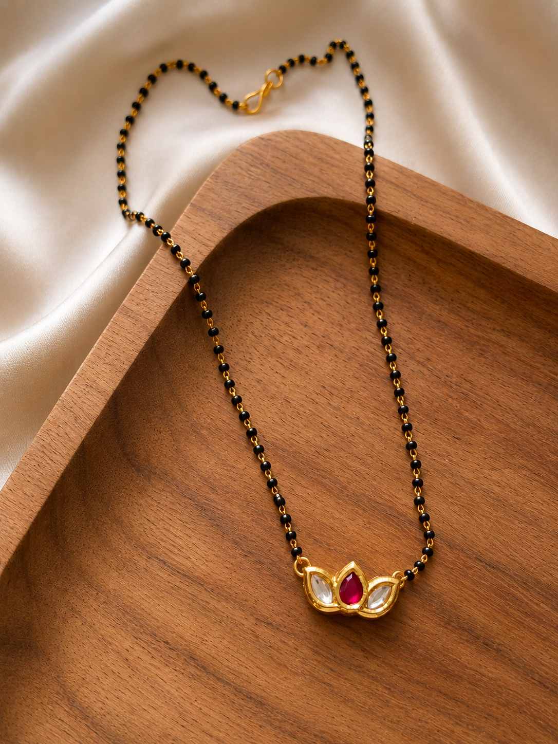 Lotus Black Bead Chain