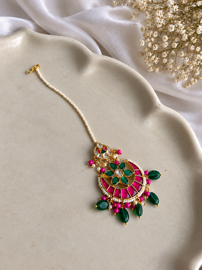 Tyohar Chandbali Tika Set