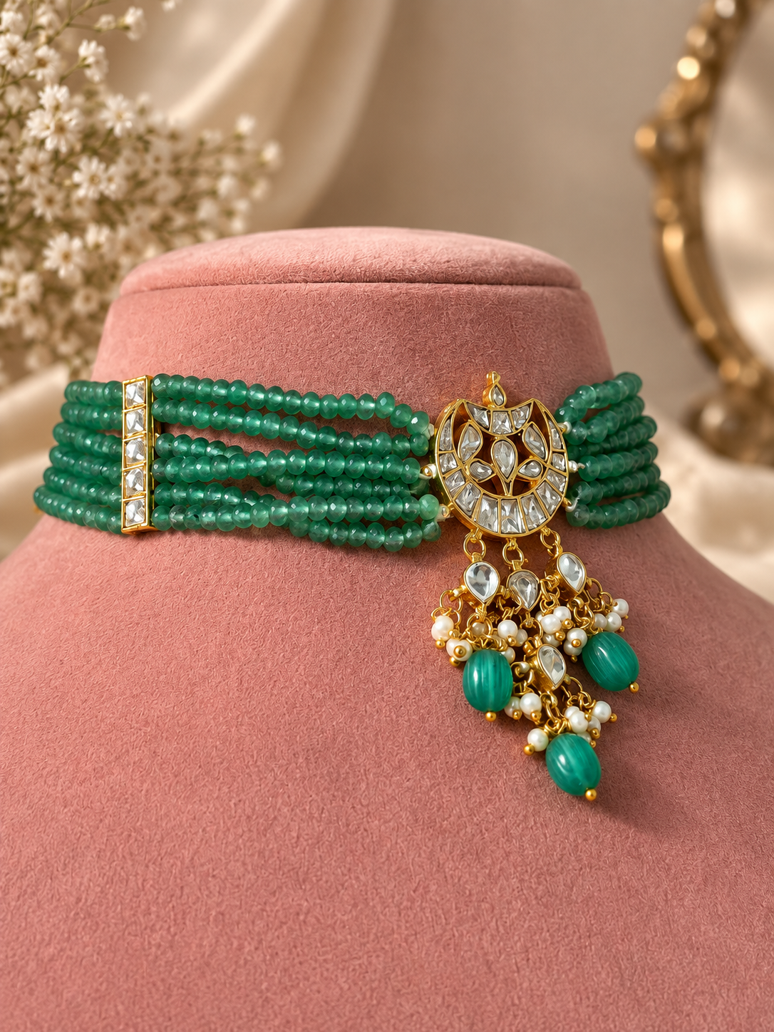 Avinya Choker Set