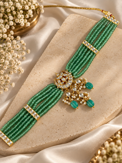 Avinya Choker Set