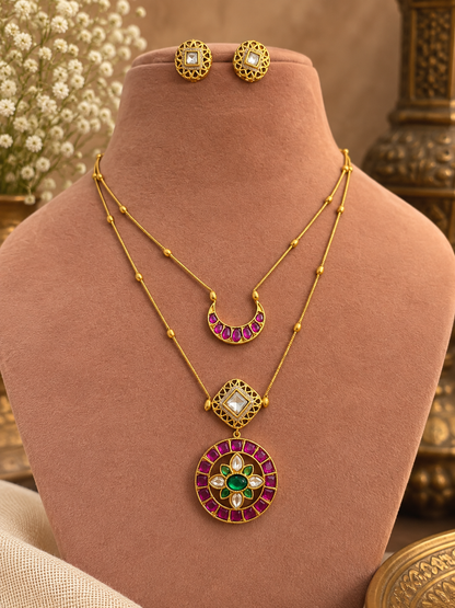 Naila Neckchain