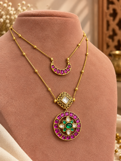 Naila Neckchain