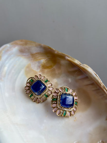 Anoor Studs