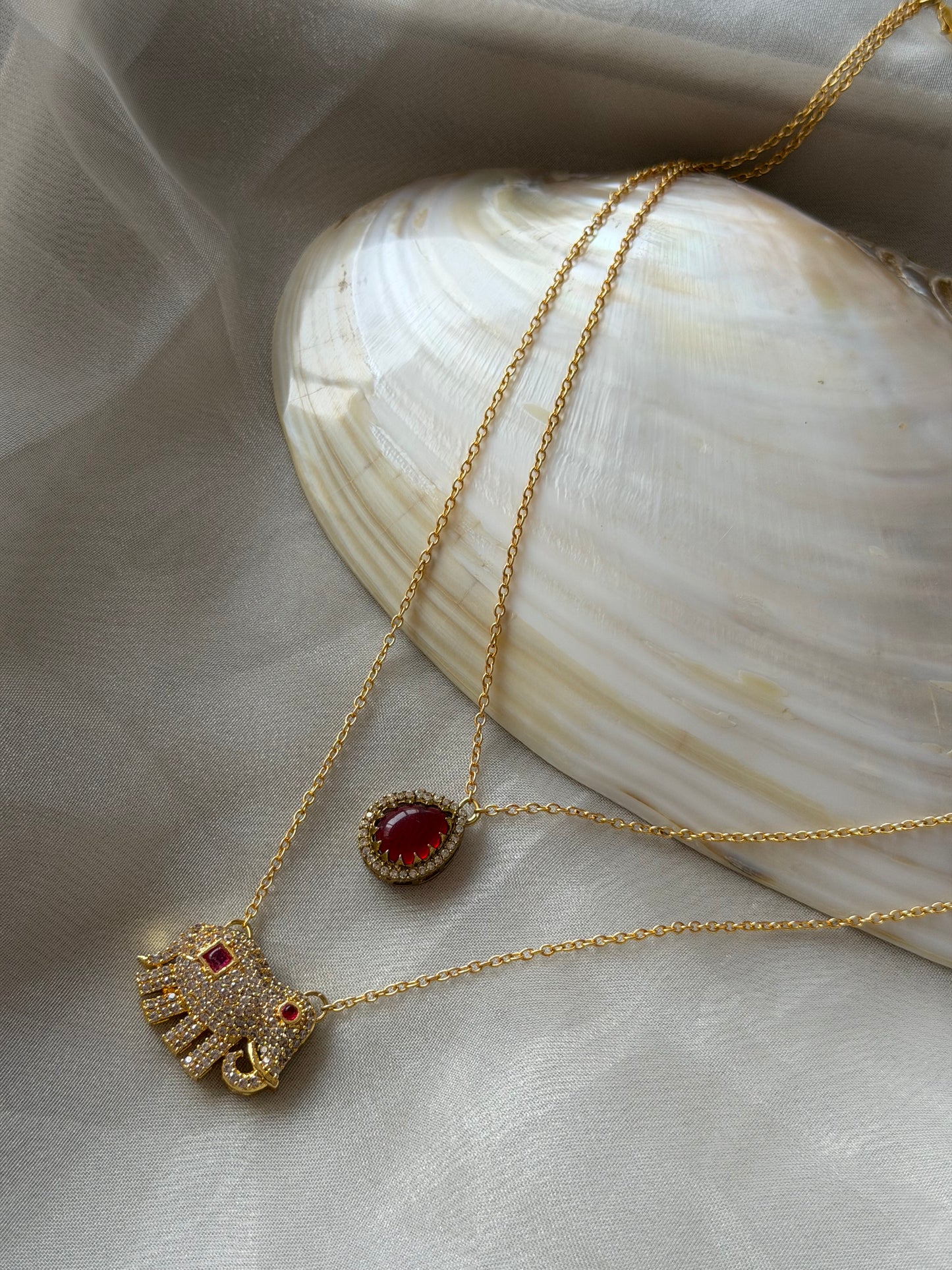 Nida Neckchain