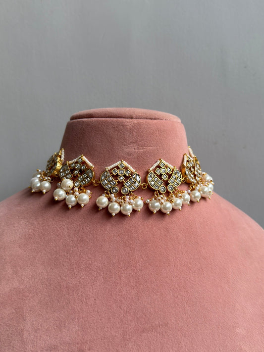 Ruhaniyat Choker