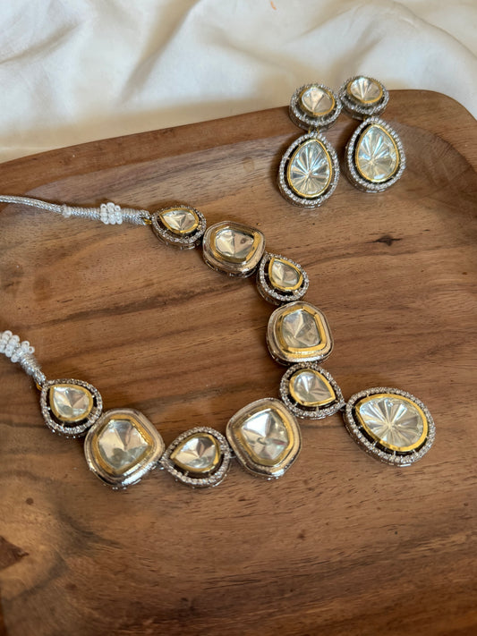 Tijori Necklace Set