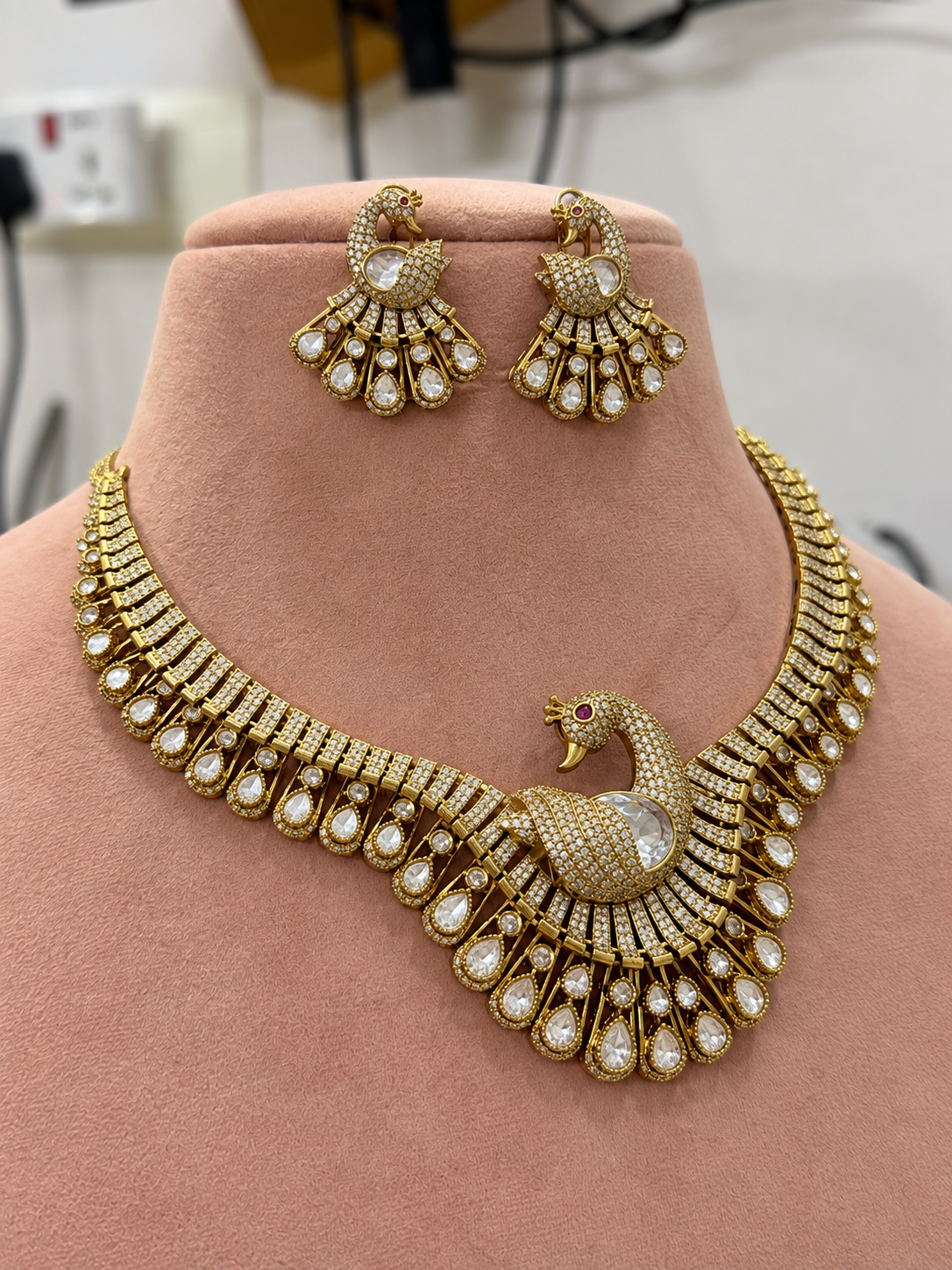 Morni Necklace Set