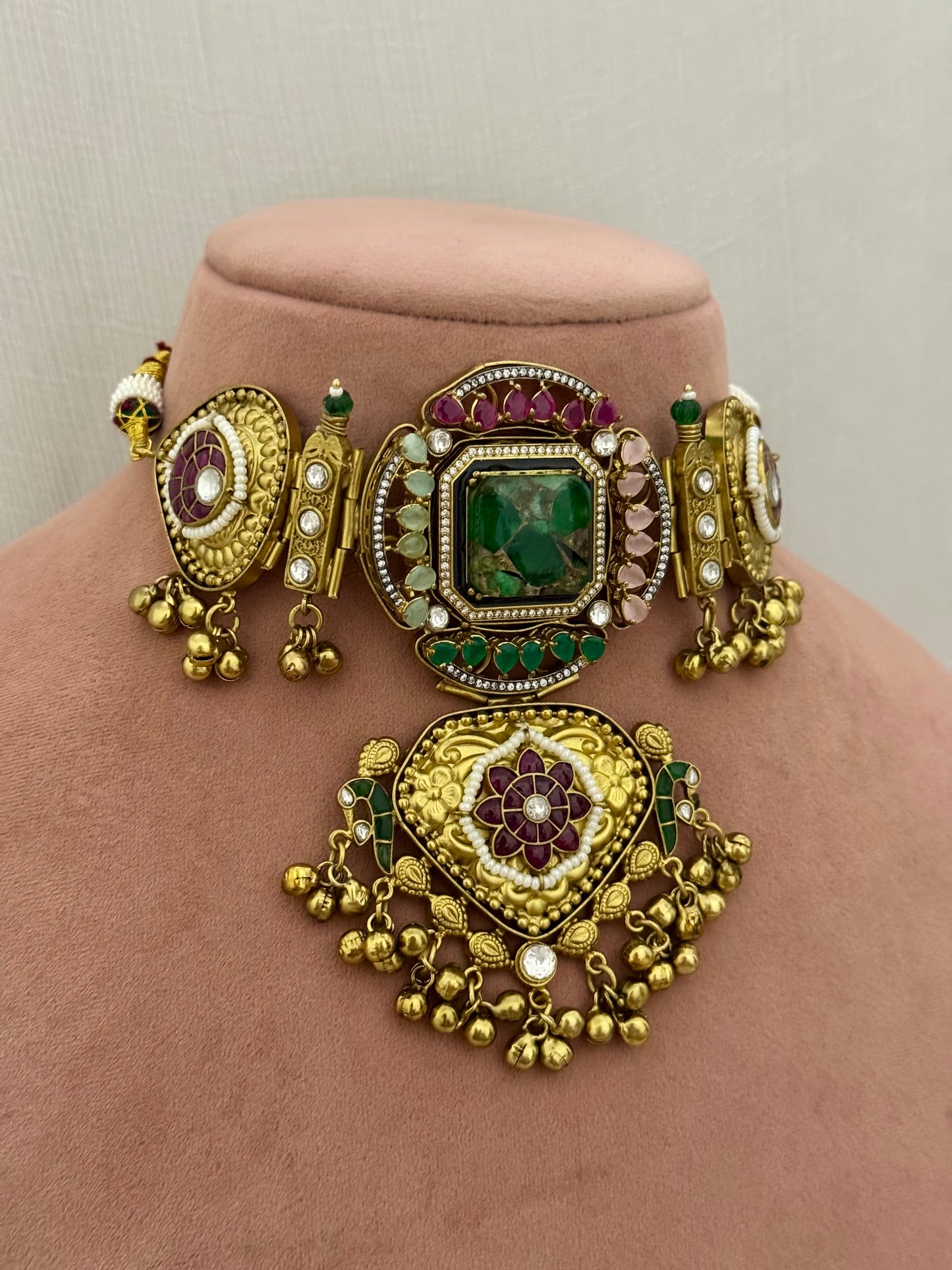 Manorama Choker Set