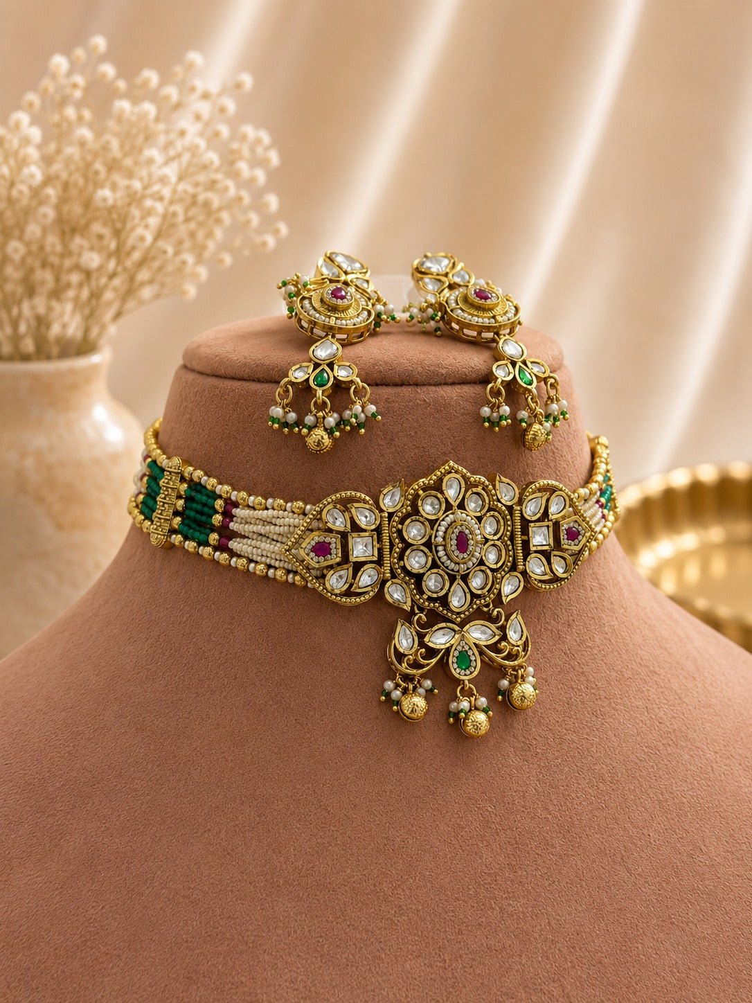 Baisa Necklace Set