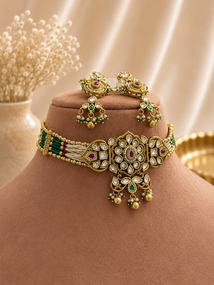 Baisa Necklace Set